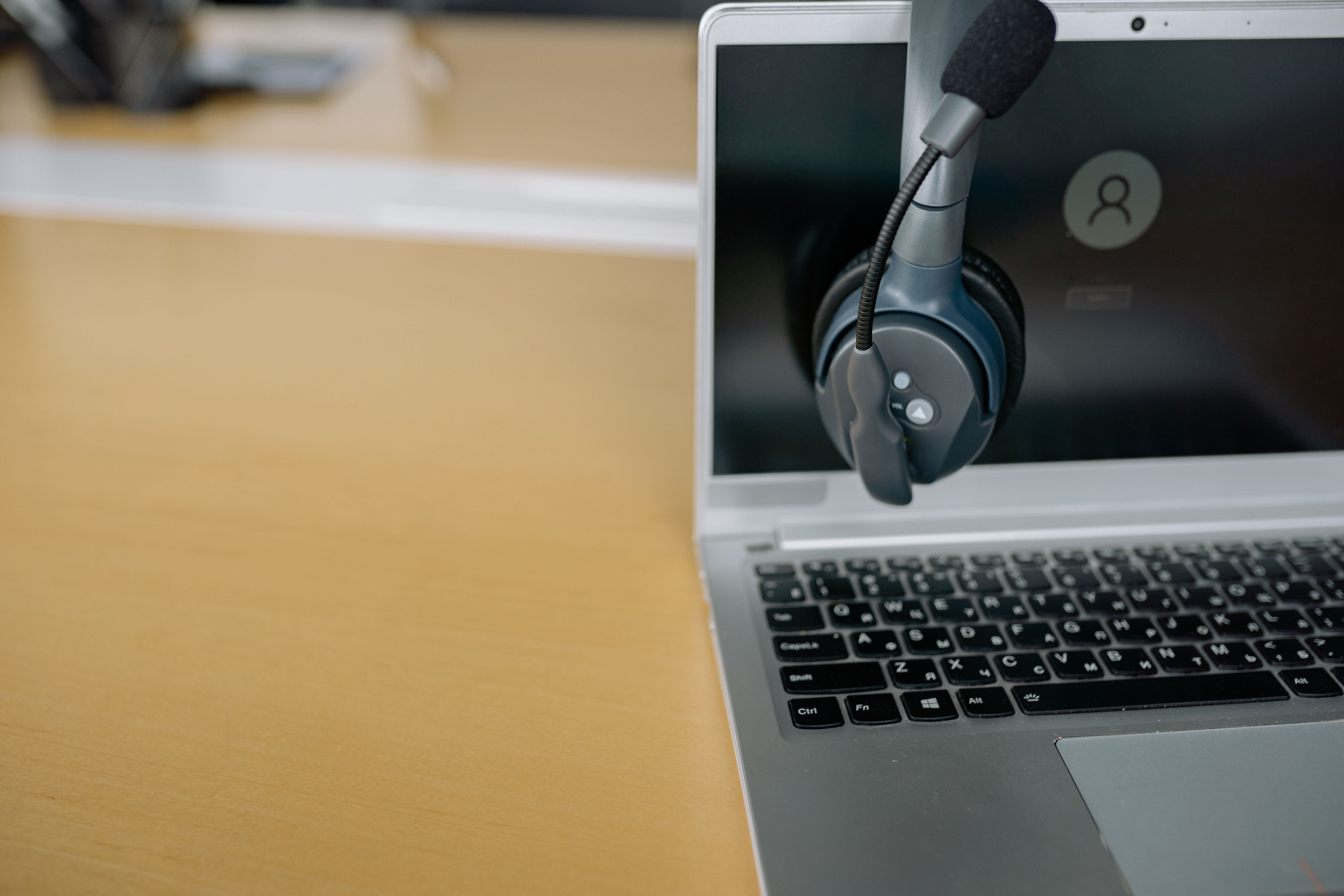Nejlepší softphone VoIP v roce 2026: Kompletní srovnávací průvodce