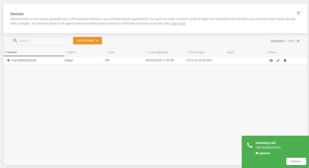 Obrázek ukazující příchozí hovor v úspěšně integrovaném softphone Zoiper s help desk softwarem LiveAgent