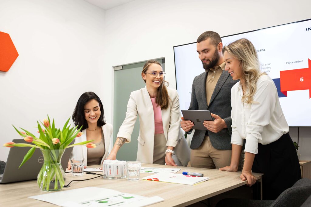Tým zákaznické podpory INNPRO na schůzi